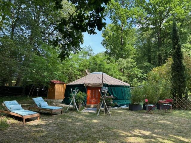 Du Bois Des Perruches * Saint-Vincent-des-Bois